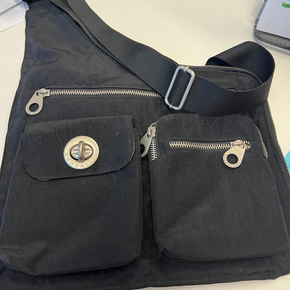 Baggalini Crossbody